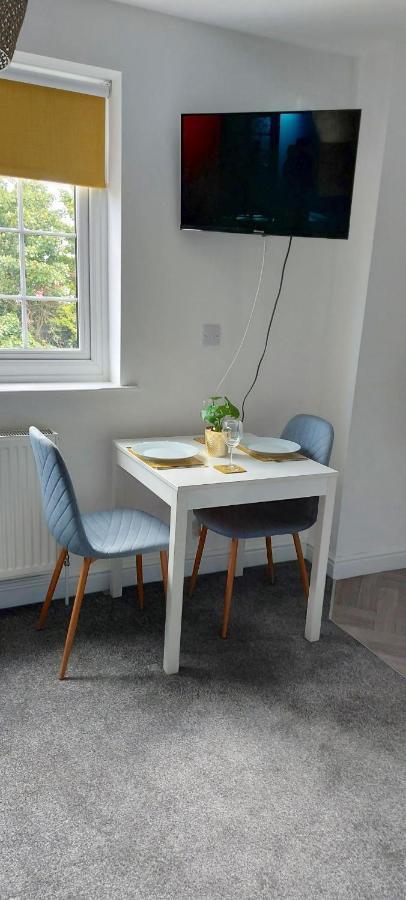 The Paget Suite Great Wyrley エクステリア 写真