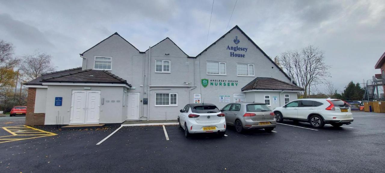 The Paget Suite Great Wyrley エクステリア 写真